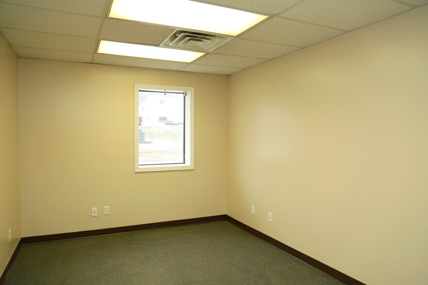 More Photos Of 255 S Plant St, Morgantown Distribution For Lease