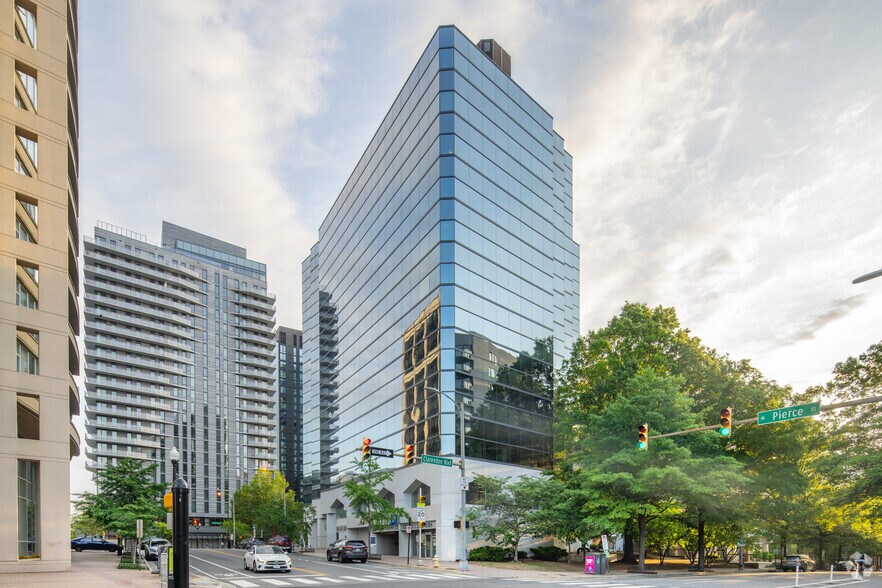 More Photos Of 1560 Wilson Blvd, Arlington Office For Lease