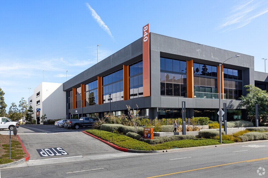 More Photos Of 840 Apollo St, El Segundo Loft Creative Space For Lease