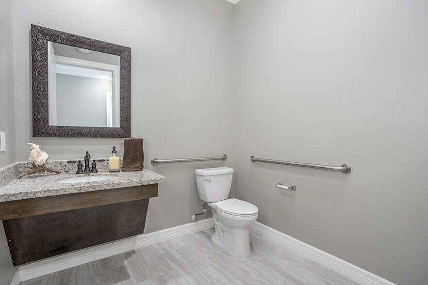 More Photos Of 10401 S Mason Road Building F, Richmond Medical For Sale