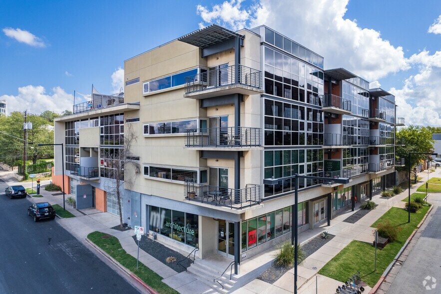 Primary Photo Of 900 E 6th St, Austin Apartments For Lease