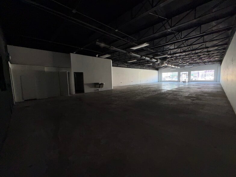 More Photos Of 5438 E Grand Ave, Dallas Storefront For Lease
