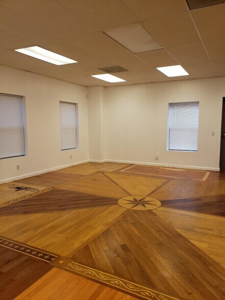 More Photos Of 819-821 Midpoint Dr, O'Fallon Warehouse For Sale