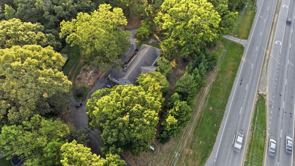 More Photos Of 3365 Thompson Bridge Rd, Gainesville Freestanding For Sale
