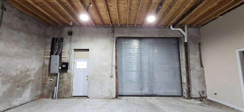 More Photos Of 2916 N Croskey St, Philadelphia Flex For Sale