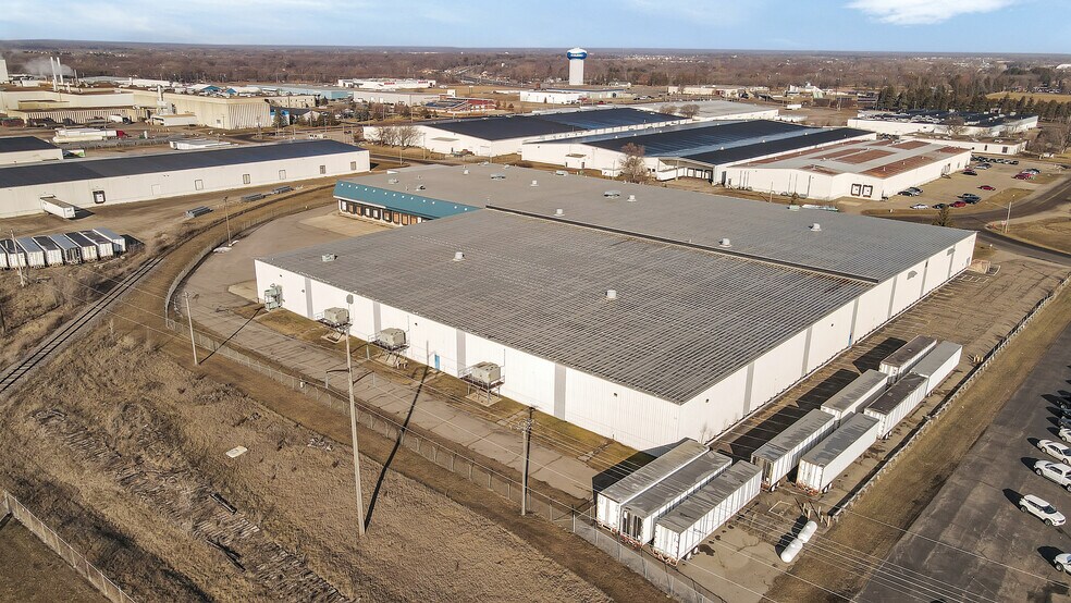 More Photos Of 20 McLeland Rd, Saint Cloud Warehouse For Lease