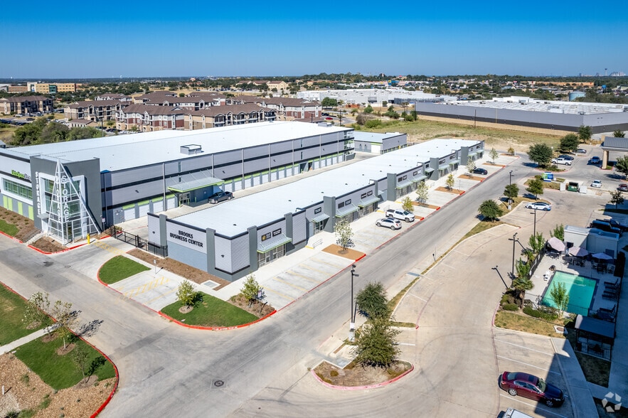 More Photos Of 8114 City Base Landing, San Antonio Unknown For Lease
