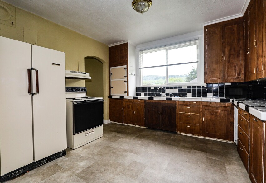 More Photos Of 1111 Chenault Ave, Hoquiam Apartments For Sale
