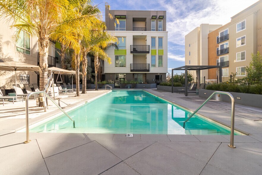 More Photos Of 121 S Frances St, Sunnyvale Apartments For Lease