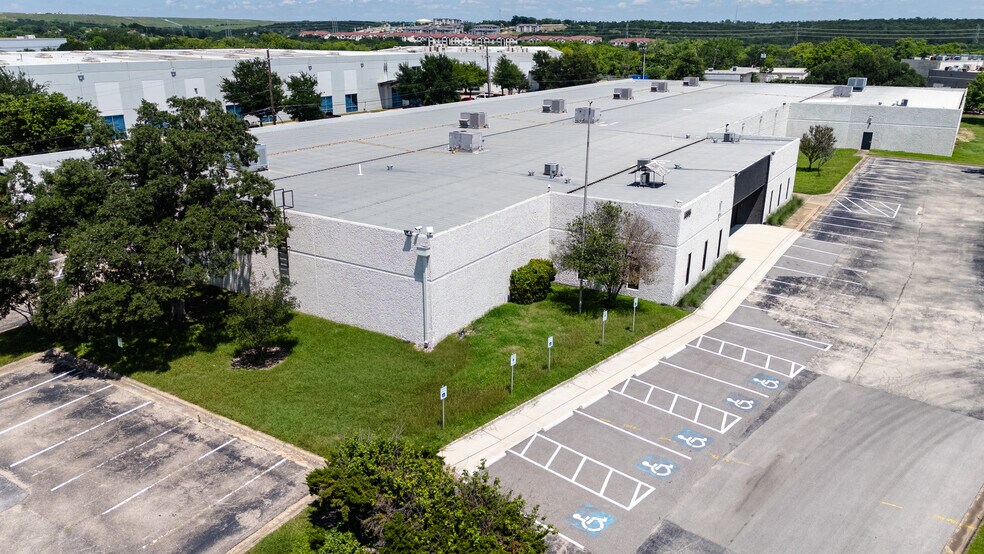 More Photos Of 4806 Commercial Park Dr, Austin Manufacturing For Lease