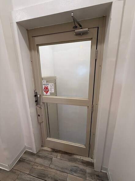 More Photos Of 36 W Pine Ave, Eastpoint Restaurant For Sale