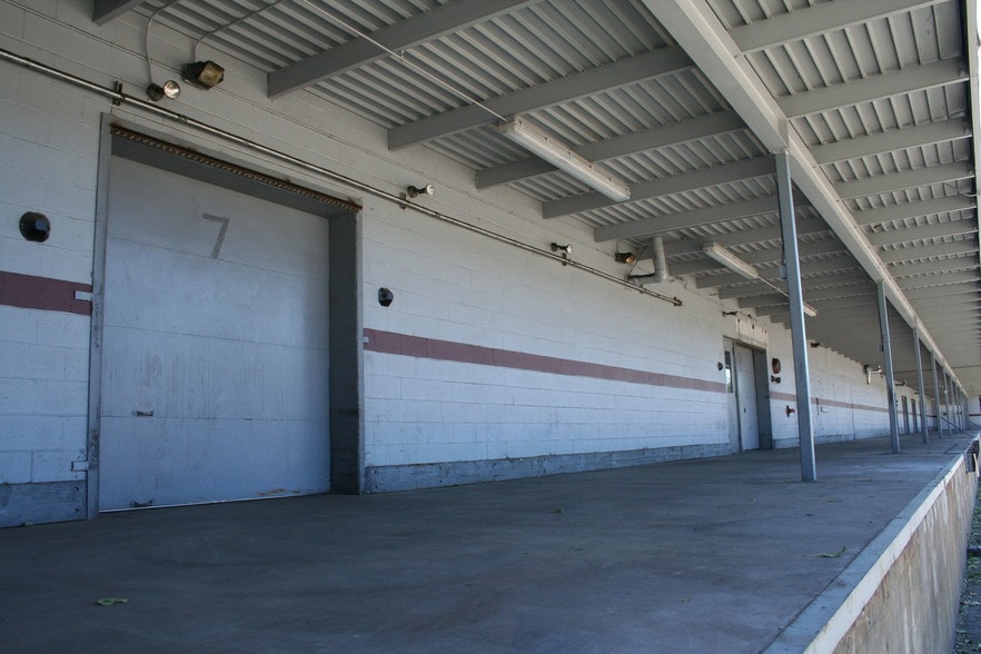 More Photos Of 87-147 Avocado St, Springfield Distribution For Sale