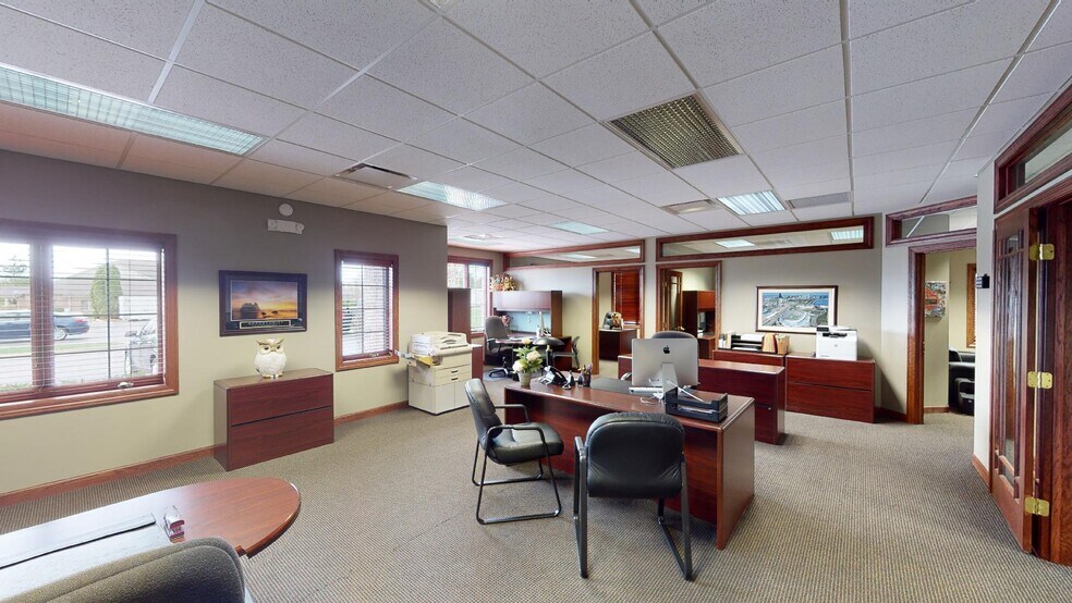 More Photos Of 3 Executive Ct, South Barrington Medical For Lease