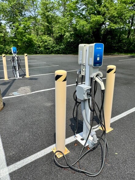 More Photos Of 625 Barksdale Rd, Newark Medical For Lease