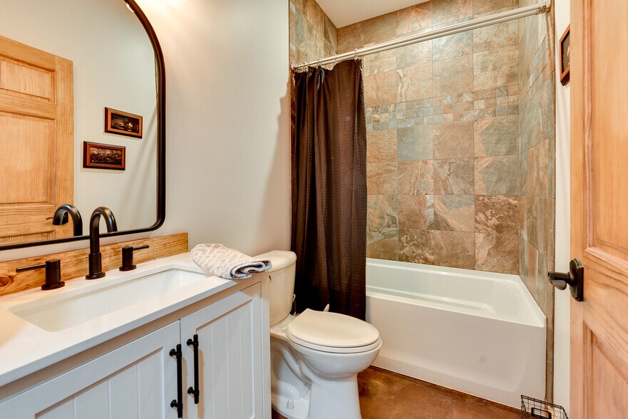 More Photos Of 1058 Sunburst Ln, Mead Warehouse For Sale