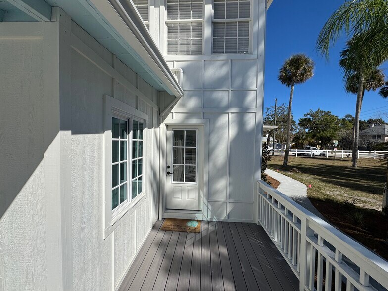 More Photos Of 114-118 Live Oak St st, New Smyrna Beach Apartments For Lease