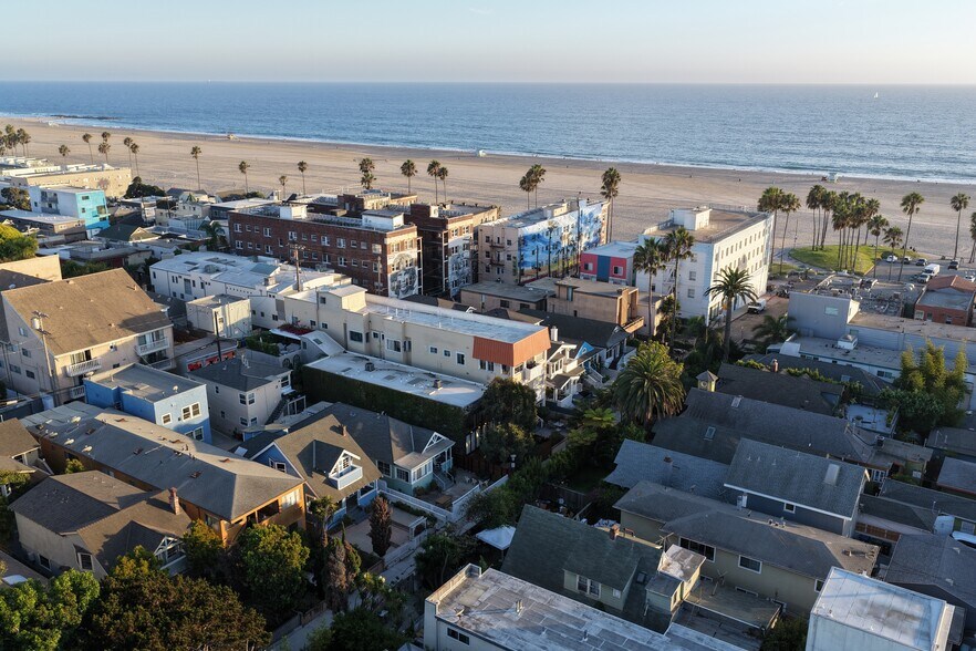 More Photos Of 34 Dudley Ave, Venice Apartments For Sale
