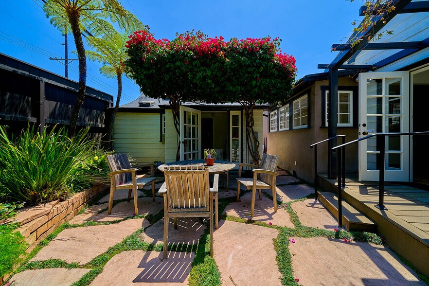 More Photos Of 1321-1325 Abbot Kinney Blvd, Venice Freestanding For Sale