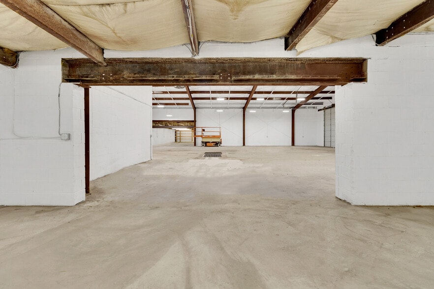 More Photos Of 65 Atlas Rd, Uniontown Manufacturing For Sale