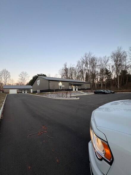 More Photos Of 7765 Milhouse Rd, Indianapolis Light Distribution For Lease