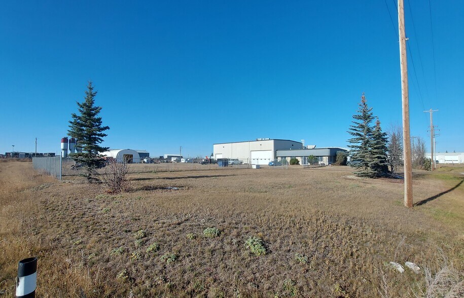 More Photos Of 27123 Hwy 597, Lacombe County Warehouse For Lease
