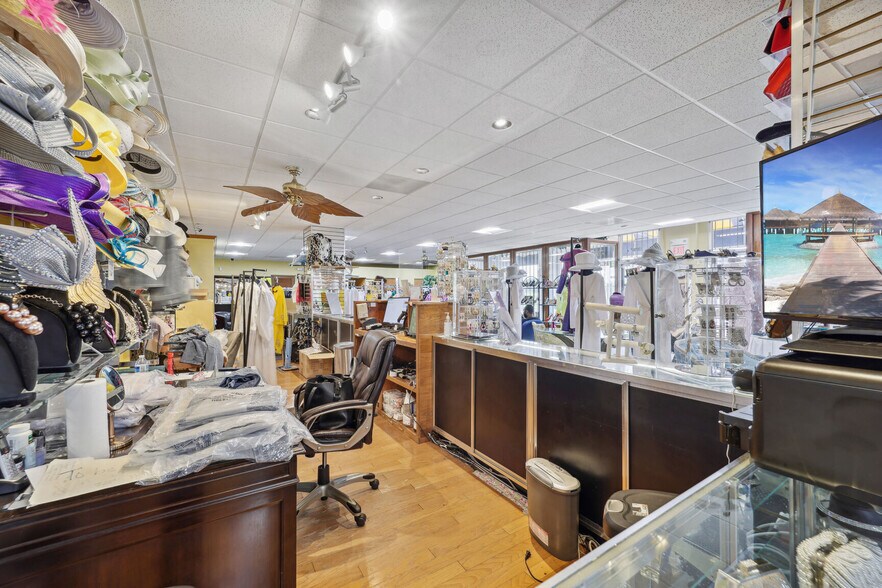 More Photos Of 5061 Allentown Rd, Suitland Freestanding For Sale