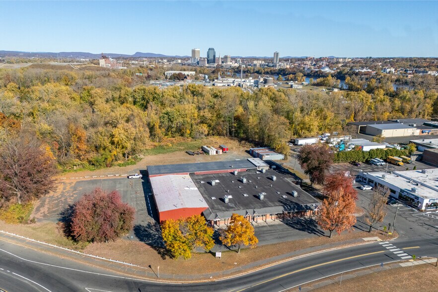 More Photos Of 2 S Bridge Dr, Agawam Office For Lease