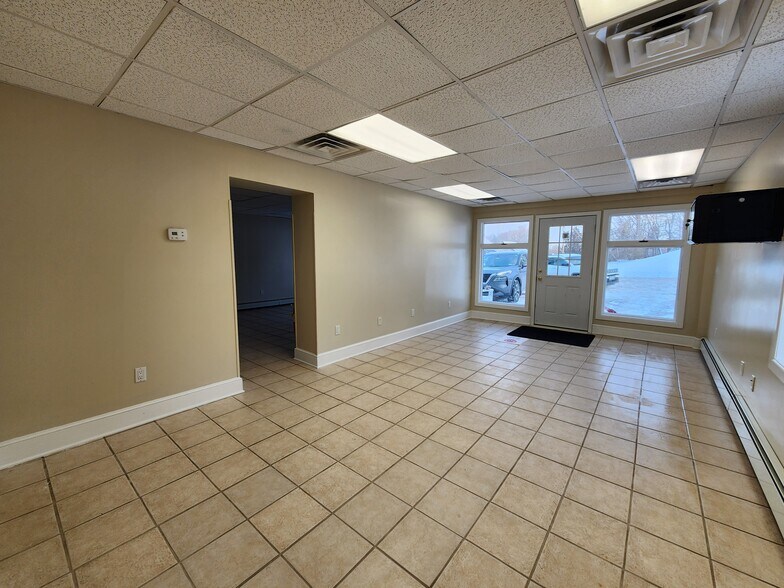 More Photos Of 188 Lake St, Liberty Freestanding For Lease