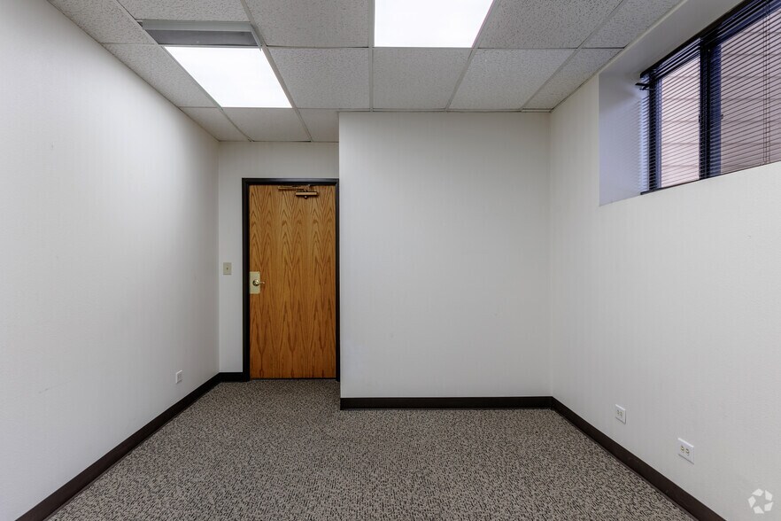 More Photos Of 8853-8859 Fox Dr, Thornton Coworking Space