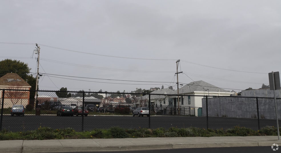 More Photos Of 240 Curtola Pky, Vallejo Land For Sale