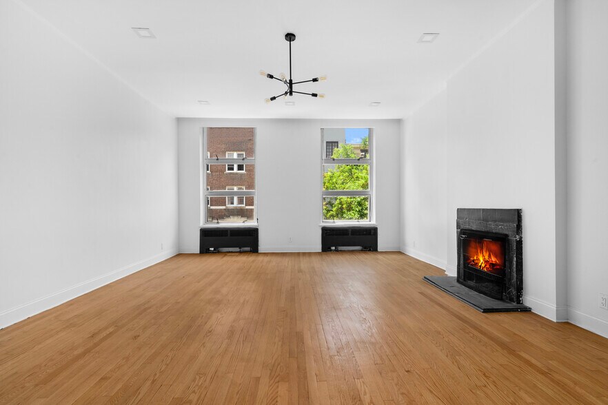 More Photos Of 33 W Ninth St, New York Apartments For Sale