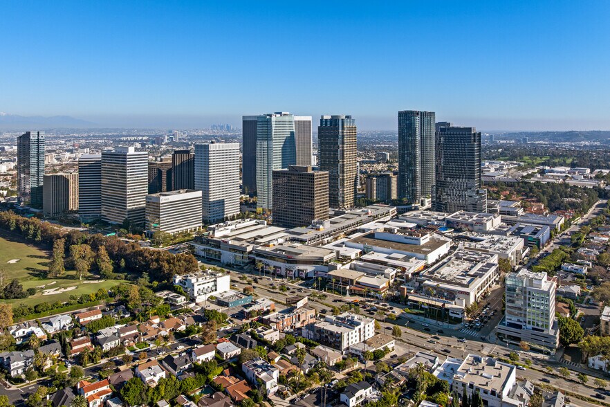More Photos Of 10215 Santa Monica Blvd, Los Angeles Office For Sale