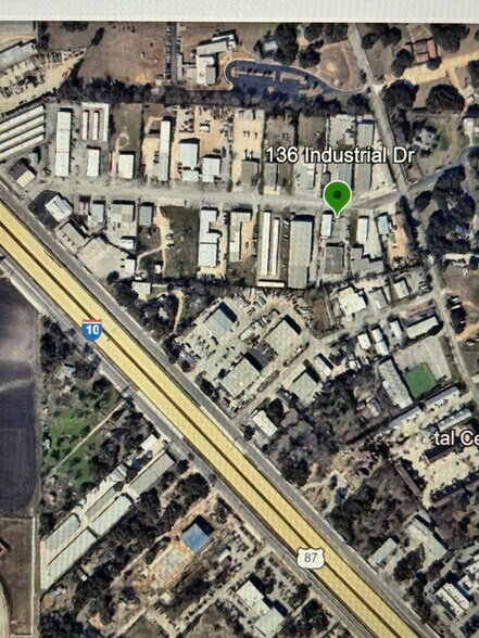 More Photos Of 136 Industrial Dr, Boerne Warehouse For Lease