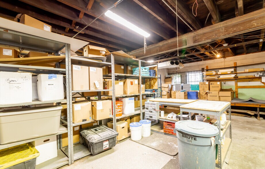 More Photos Of 927 E Madison St, Louisville Warehouse For Sale