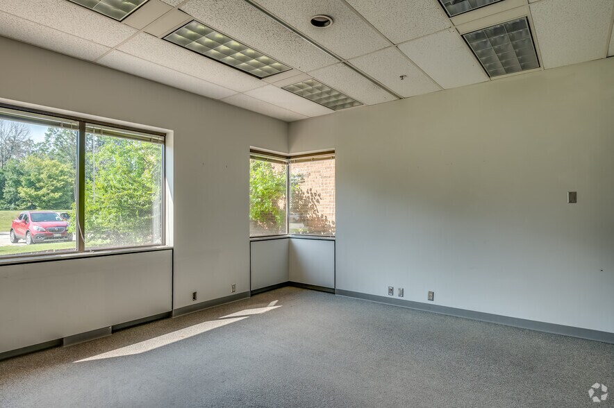 More Photos Of 700 Pilgrim Way, Green Bay Loft Creative Space For Lease