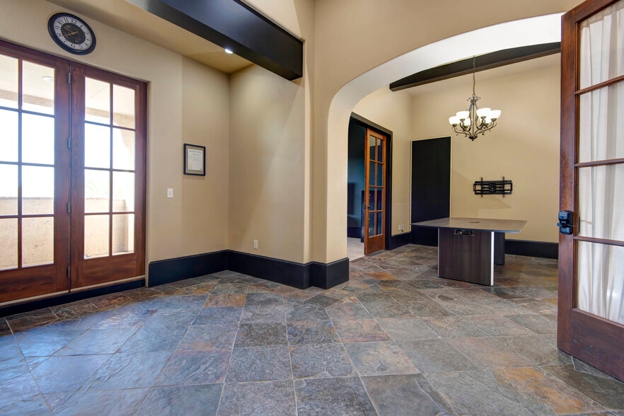 More Photos Of 1531 E Bradford Pky, Springfield Medical For Lease