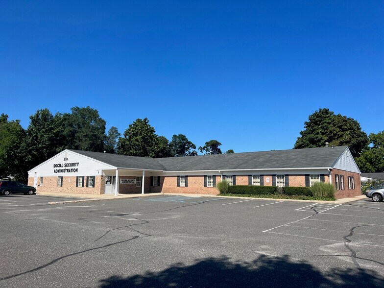 More Photos Of 518 E Main St, Riverhead Office For Sale