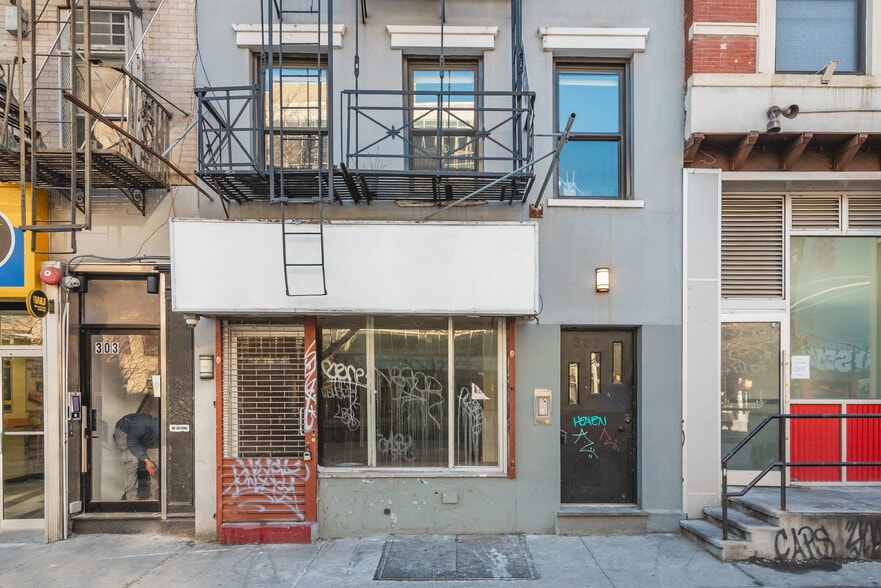 More Photos Of 301 E Houston St, New York Apartments For Sale
