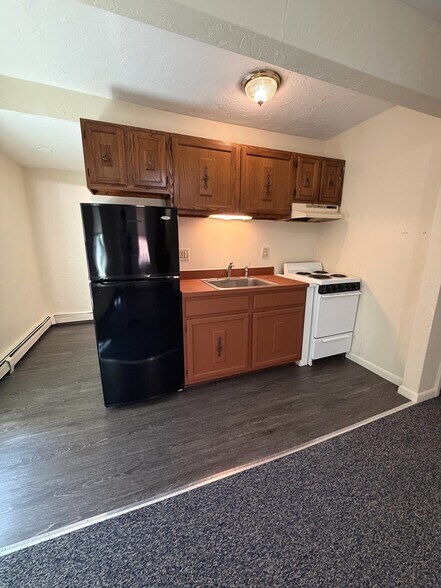 More Photos Of 8 Exchange Ct, Waltham Multifamily For Sale
