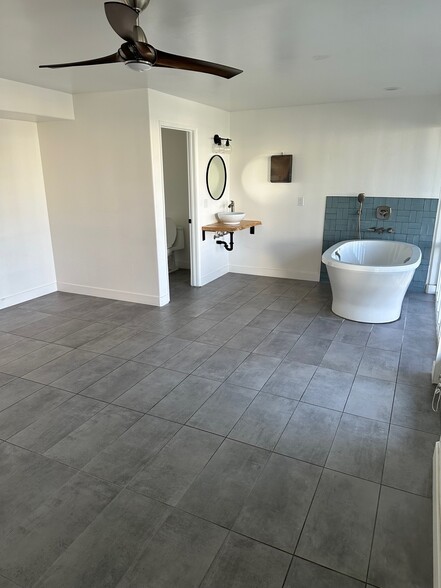 More Photos Of 4545-4547 Fanuel St, San Diego Office For Lease