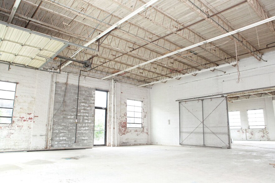 More Photos Of 222 S Kenosha Ave, Tulsa Storefront Retail Office For Lease