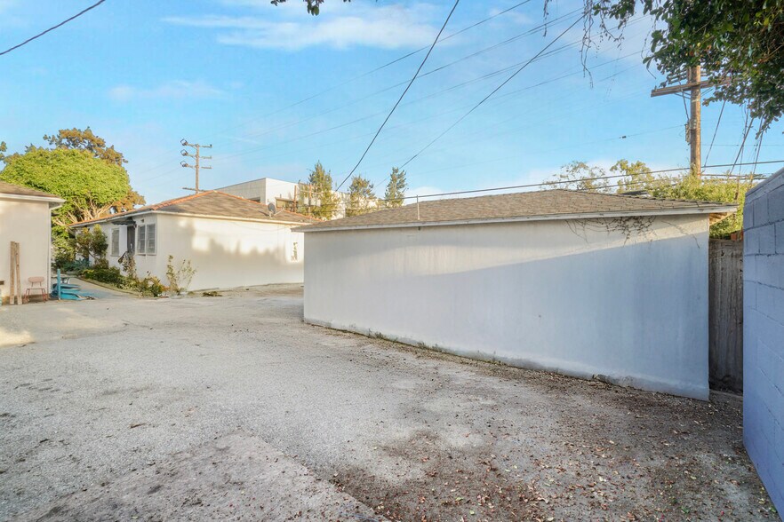 More Photos Of 2626 26th St, Santa Monica Apartments For Sale