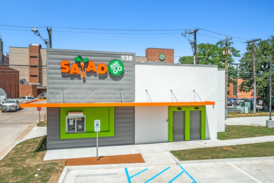 More Photos Of 938 N Cooper St, Arlington Restaurant For Lease