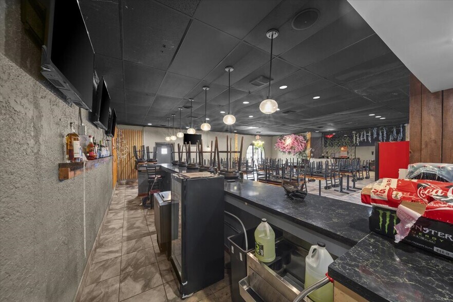 More Photos Of 111 Middleton Way, Greer Restaurant For Sale