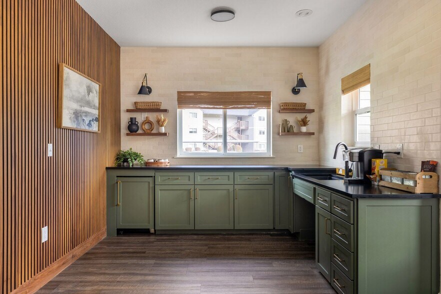 More Photos Of 2231 NE Bridgecreek Ave, Vancouver Apartments For Sale