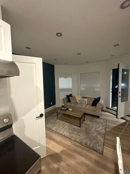 More Photos Of 66 Wellington St S, Hamilton Apartments For Sale