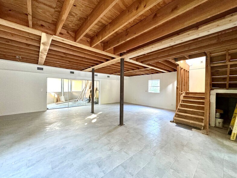 More Photos Of 803 Myrtle Ter, Naples Medical For Sale