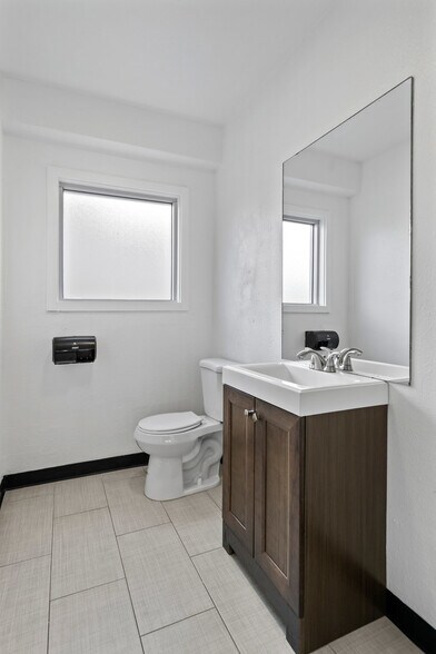 More Photos Of 1802-1808 El Camino Real, Redwood City General Retail For Lease