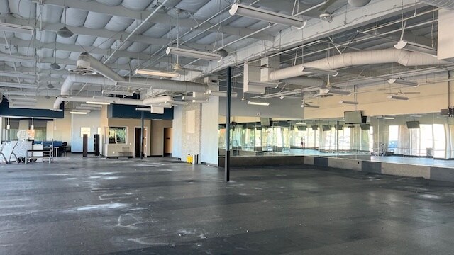 More Photos Of 13605 Bear Valley Rd, Victorville General Retail For Sale