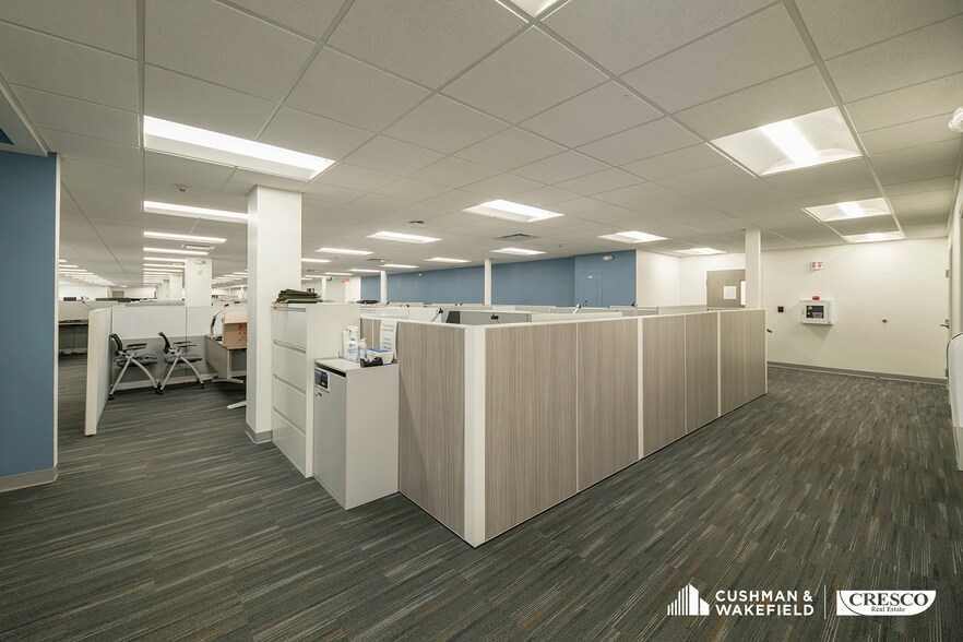 More Photos Of 25111-25175 Country Club Blvd, North Olmsted Office For Lease